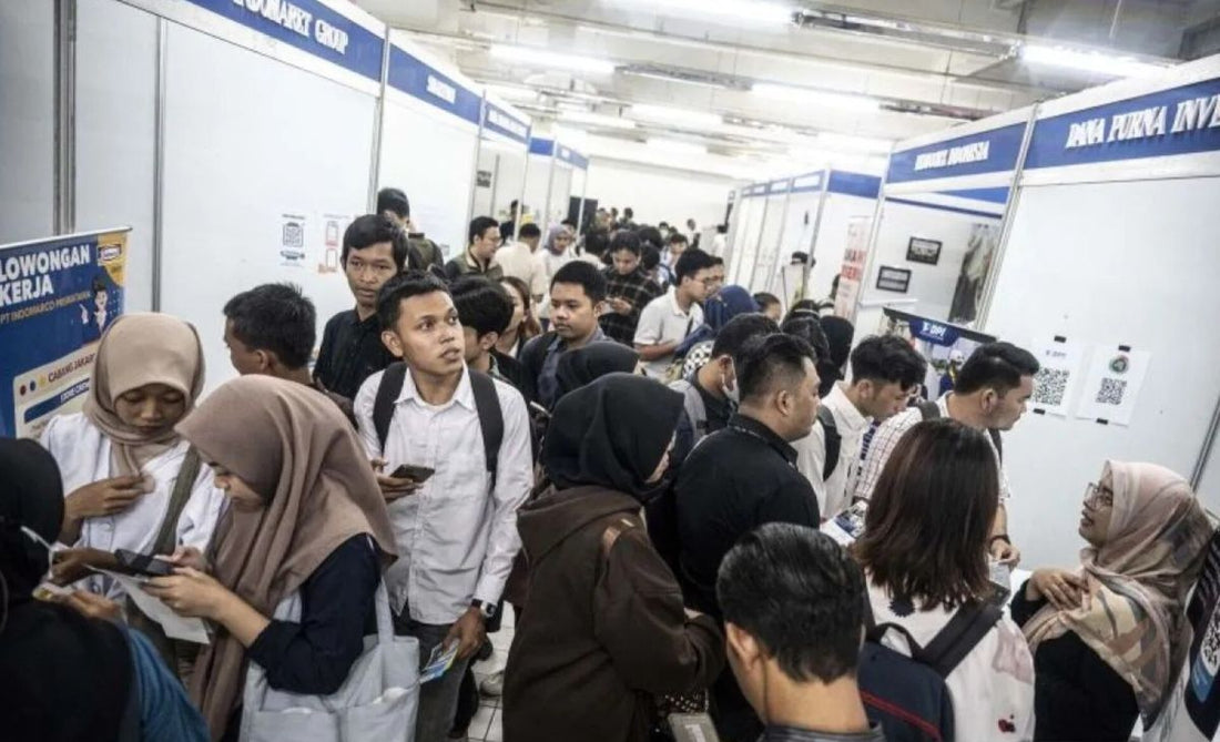 Fantasi 19 Juta Lapangan Pekerjaan vs Ekspektasi Orang Tua:Antara Lanyard dan Kedamaian Jiwa